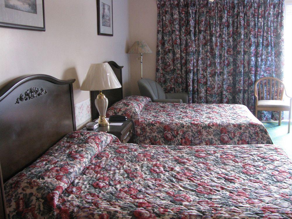 Chipican Motel Sarnia Eksteriør bilde